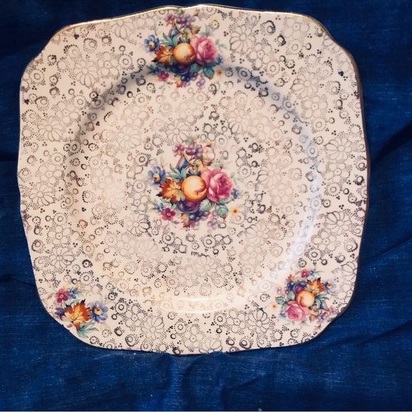 Vintage Hollingshead and Kirkham (H&K) Tunstall Gold Chintz pattern cake plate. - Picture 4 of 5